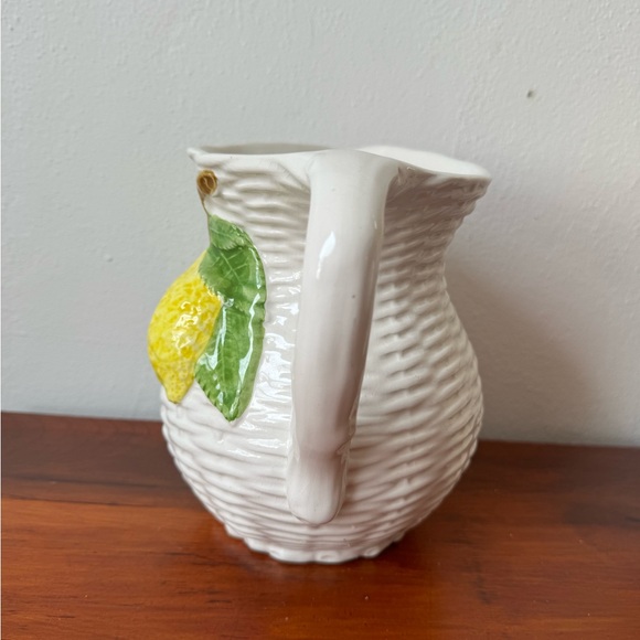 Vintage Italian ceramic trompe l'oeil lemon wicker pitcher - Picture 6 of 11